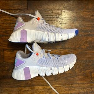 Nike Womens Free Metcon 4 Purple Running Shoes Sneakers Size 7.5